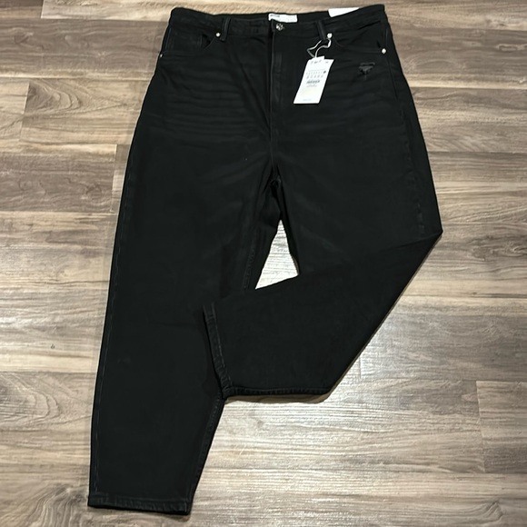 ***NWT*** Bershka “Mom Slim” Jeans - Picture 2 of 7